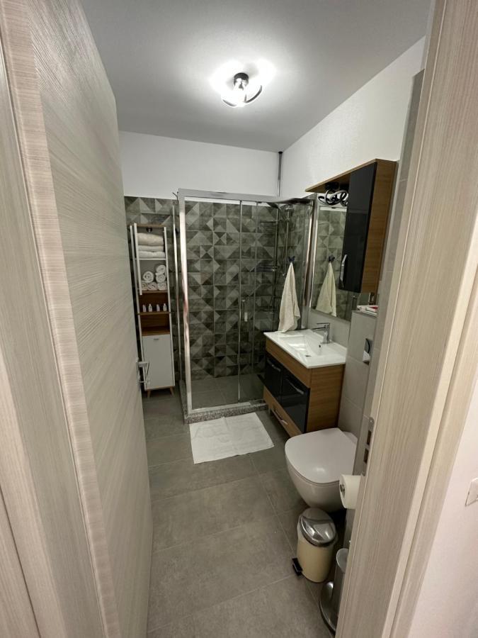 Glamart Apartment Κραϊόβα Εξωτερικό φωτογραφία